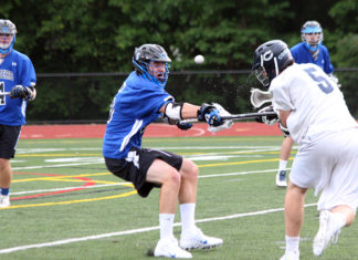 (VIDEO) Second-Half Surge Sends D-S to D3 Final