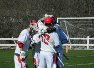 Rivers fends off Brooks, stays undefeated.